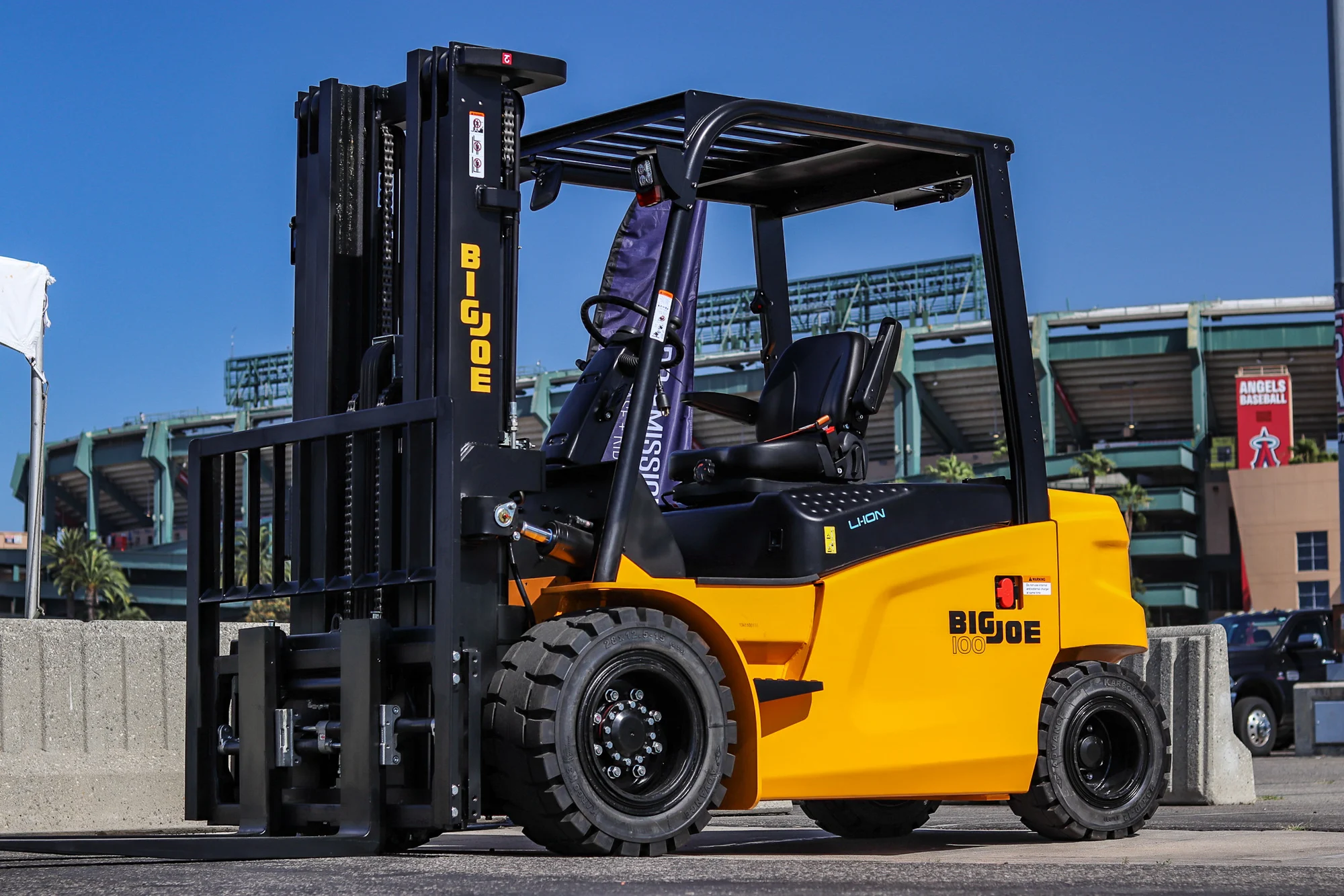 Big Joe Forklifts LPE80-100S IMG_0801